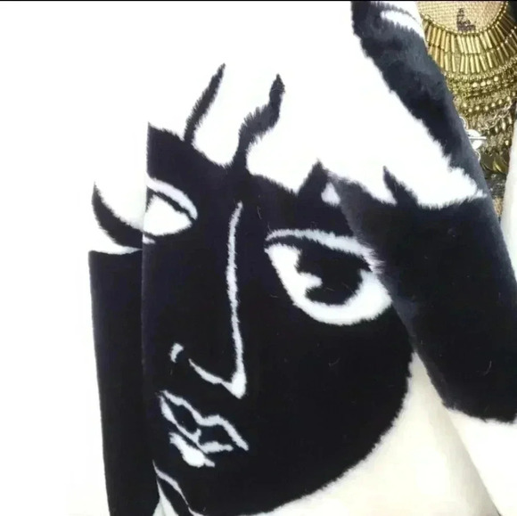 Donny Brook  Mob Wife Graphic Faces Faux Fur Coat.. - Picture 7 of 14